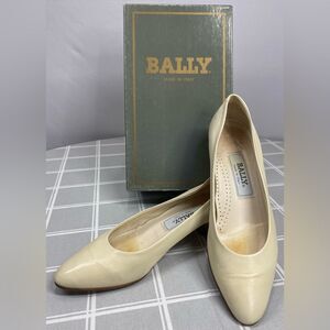 Bally Lela Vtg 80s Shoes Dress Pumps Color Bone Made in Italy Womens Size 8 AA